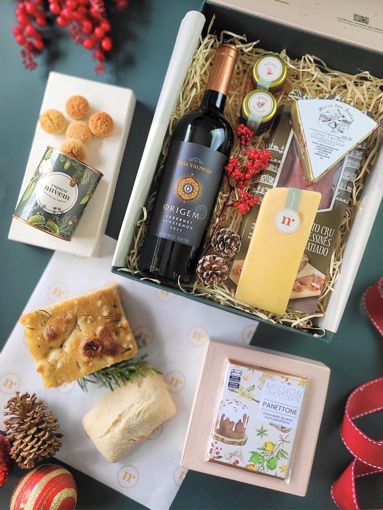 Cesta de Natal de Queijos e Vinho Sabores do Natal